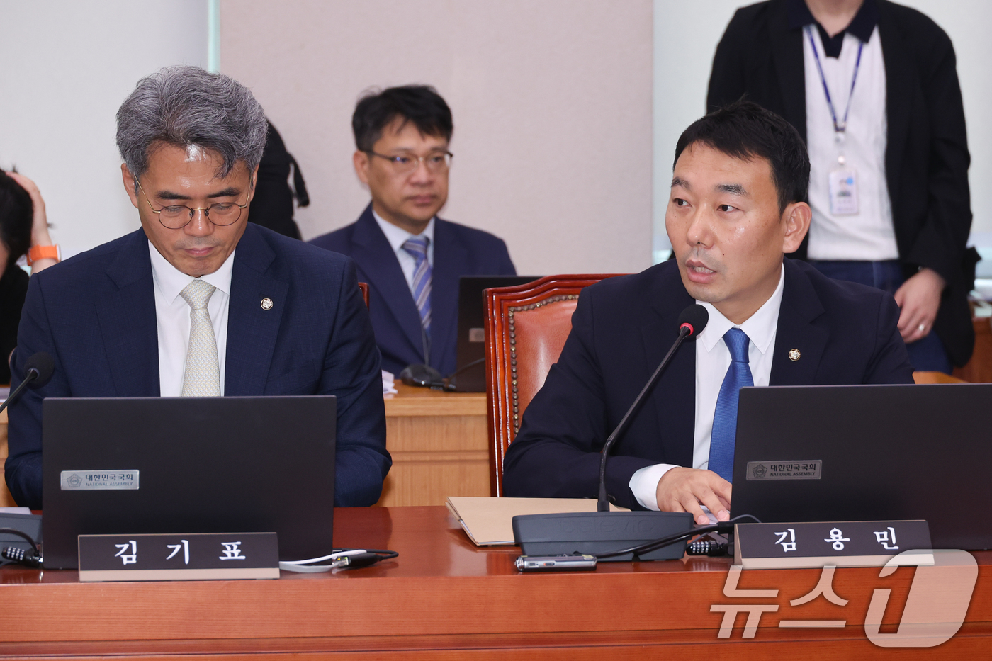 (서울=뉴스1) 안은나 기자 = 김용민 더불어민주당 간사가 1일 서울 여의도 국회에서 열린 제426회국회(임시회) 법제사법위원회 제1차 전체회의에서 인사말을 하고 있다. 2025. …