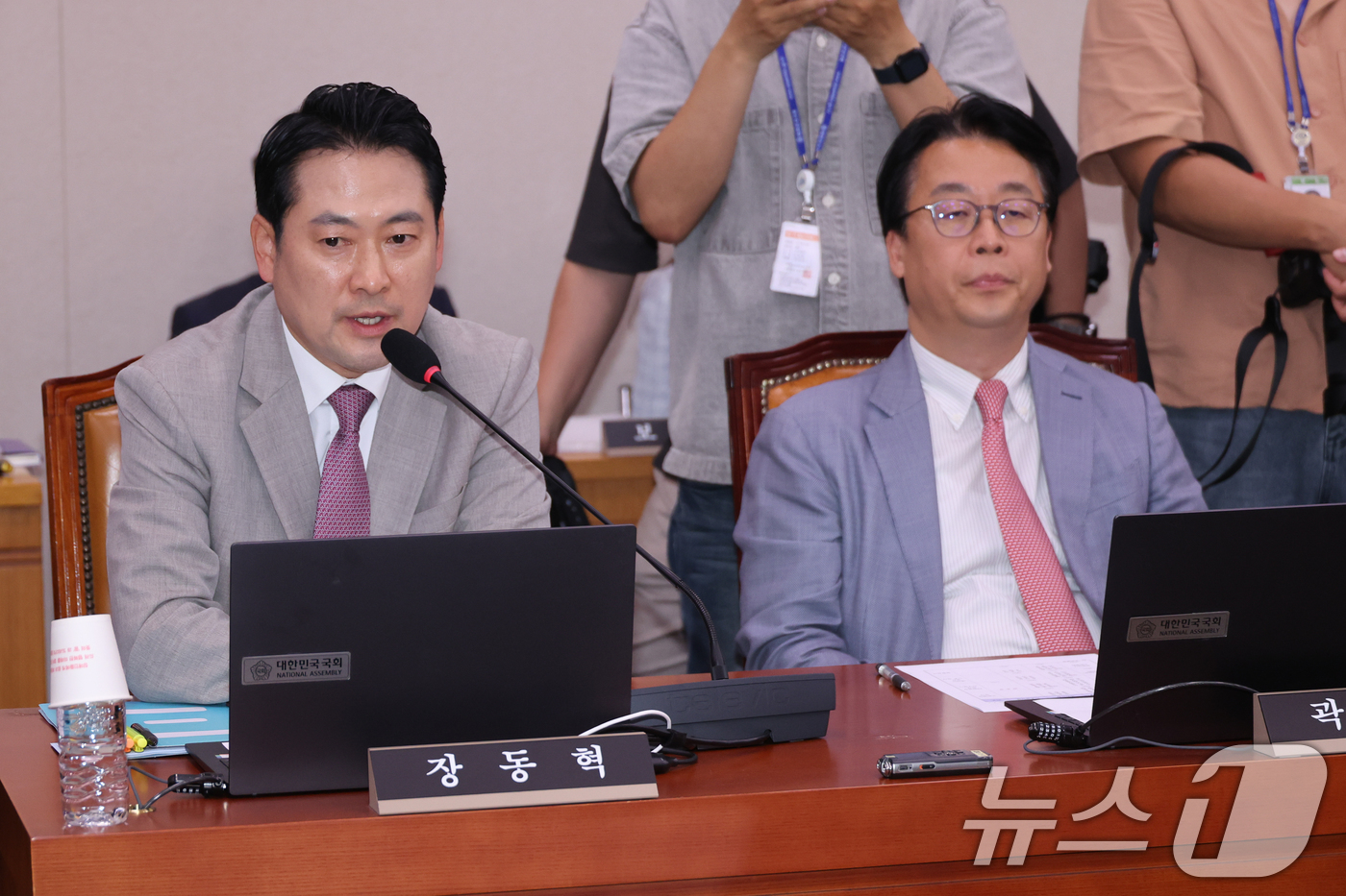 (서울=뉴스1) 안은나 기자 = 장동혁 국민의힘 간사가 1일 서울 여의도 국회에서 열린 제426회국회(임시회) 법제사법위원회 제1차 전체회의에서 인사말을 하고 있다. 2025.7. …