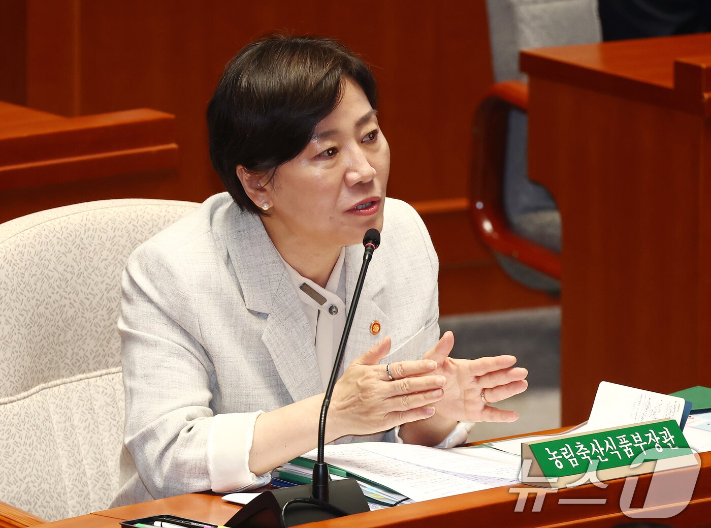 본문 이미지 - 송미령 농림축산식품부 장관이 1일 서울 여의도 국회에서 열린 제426회국회&#40;임시회&#41; 예산결산특별위원회 제2차 전체회의에서 의원 질의에 답변하고 있다. 2025.7.1/뉴스1 ⓒ News1 김민지 기자