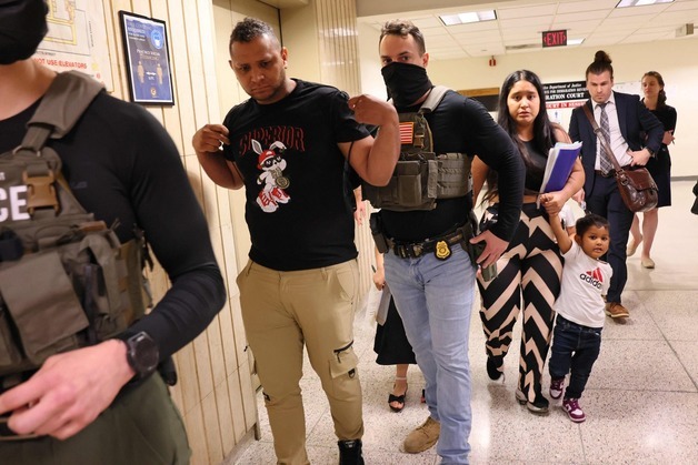 美 이민단속국, 이제 출산 관광 브로커 겨냥…"집중 단속"