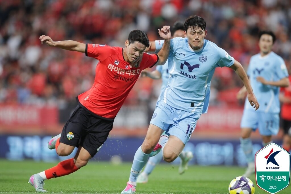 본문 이미지 - 다른 팀들이 쉬고 있을 때 치르는 경기라 패하면 피해가 곱절이다. &#40;한국프로축구연맹 제공&#41;