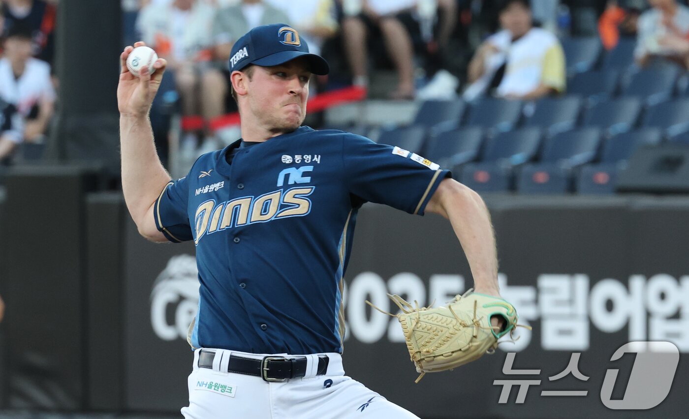 본문 이미지 - 1일 오후 대전한화생명 볼파크에서 열린 프로야구 &#39;2025 신한 SOL뱅크 KBO 리그&#39; 한화 이글스와 NC 다이노스 경기에서 NC 선발 투수 라일리가 역투하고 있다. 2025.7.1/뉴스1 ⓒ News1 김기태 기자