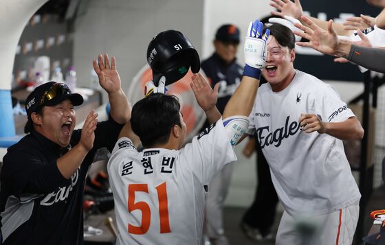선두 한화, KIA 꺾고 50승 선착…LG는 키움에 역전승 '단독 2위'(종합)