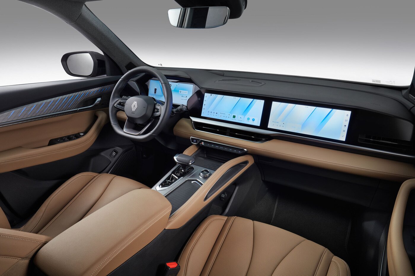 본문 이미지 - 르노코리아 중형 스포츠유틸리티차(SUV) '그랑 콜레오스' 1열에 적용된 오픈R(openR) 파노라마 스크린의 모습<자료사진>(르노코리아 제공). 2025.07.10.