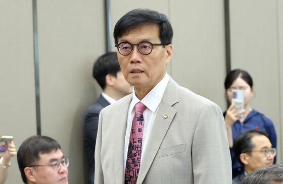 이창용 침묵 속 열린 금통위…오늘 기준금리 동결 '유력'