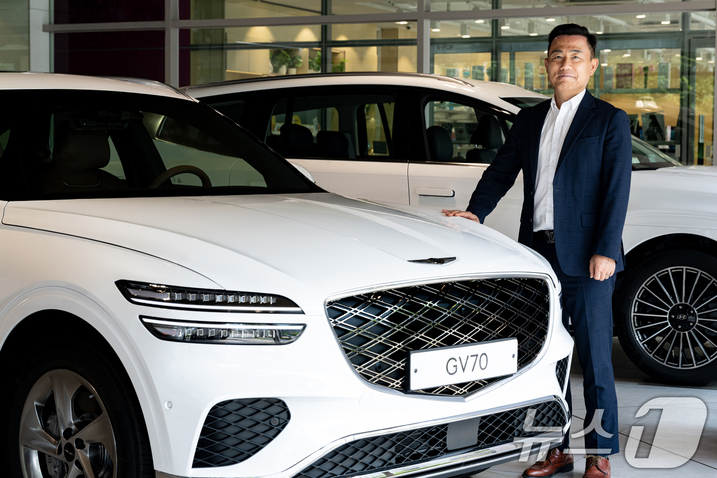 (서울=뉴스1) = 현대자동차는 세종청사지점의 신동식 영업부장이 '판매거장'에 등극했다고 10일 밝혔다.사진은 현대차 신동식 영업부장. (현대차 제공. 재판매 및 DB 금지) 20 …