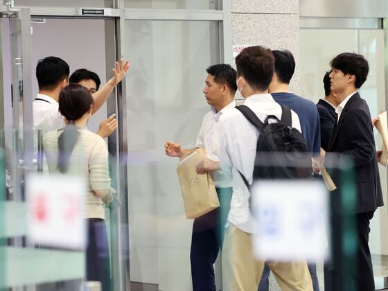 '尹 격노설' 압수수색에 대통령실 "적극 협조"…필요 자료 확인 중