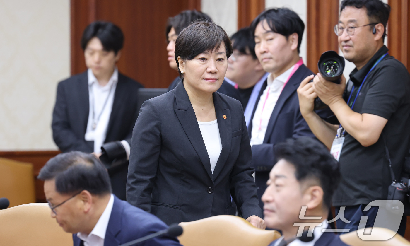 (서울=뉴스1) 임세영 기자 = 송미령 농림축산식품부 장관이 10일 오전 서울 종로구 정부서울청사에서 열린 국정현안관계장관회의에 참석하고 있다. 2025.7.10/뉴스1