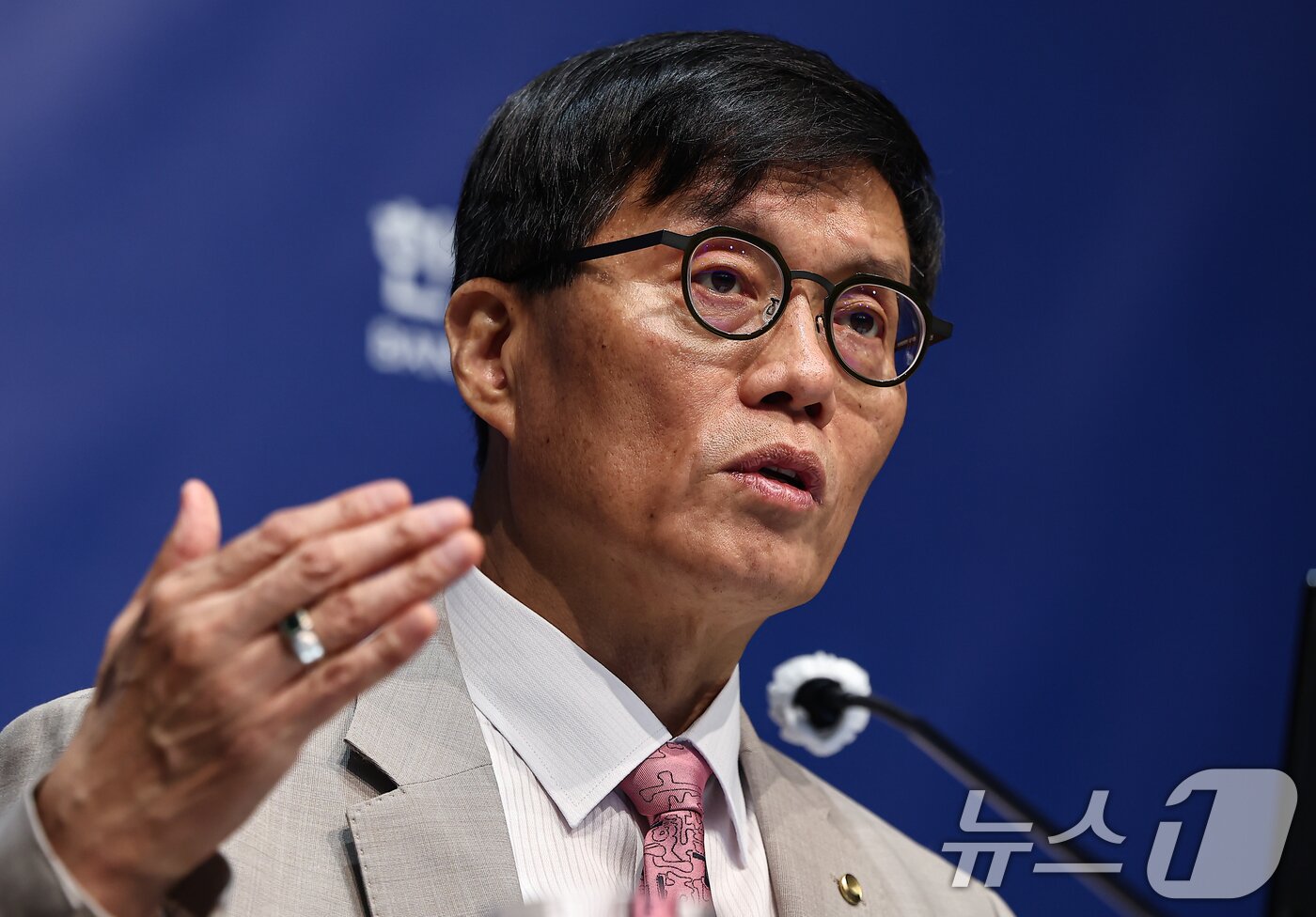 본문 이미지 - 이창용 한국은행 총재. 2025.7.10/뉴스1 ⓒ News1 김도우 기자