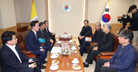 환담 나누는 김민석 총리·이용훈 주교