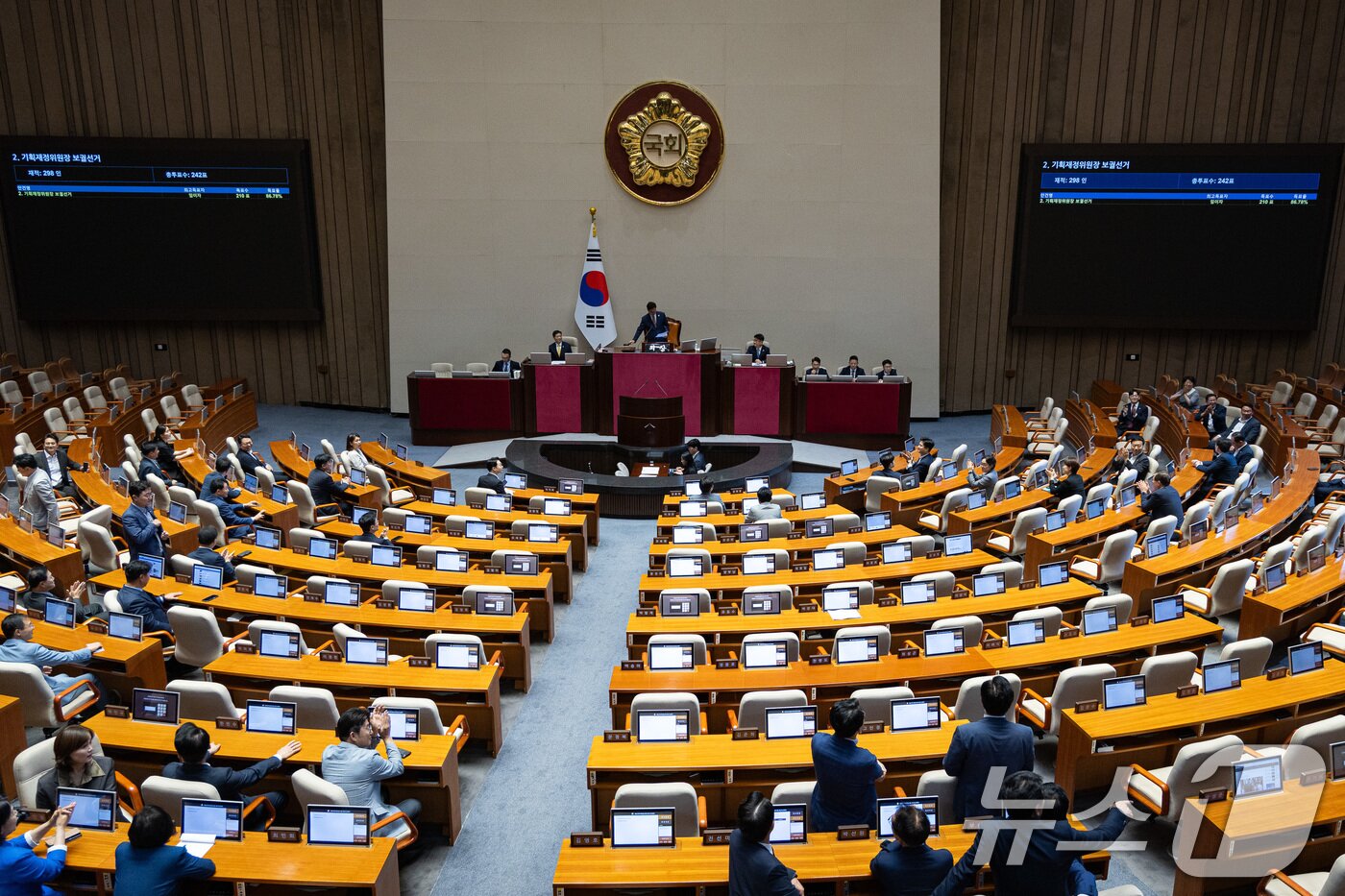 본문 이미지 - 10일 서울 여의도 국회에서 열린 제427회 국회&#40;임시회&#41; 제1차 본회의 모습. 2025.7.10/뉴스1 ⓒ News1 유승관 기자