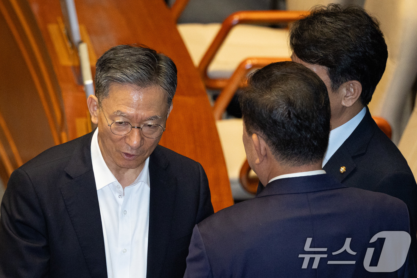 (서울=뉴스1) 유승관 기자 = 정성호 법무부 장관 후보자가 10일 서울 여의도 국회에서 열린 제427회 국회(임시회) 제1차 본회의에서 김병기 더불어민주당 당대표 직무대행 겸 원 …