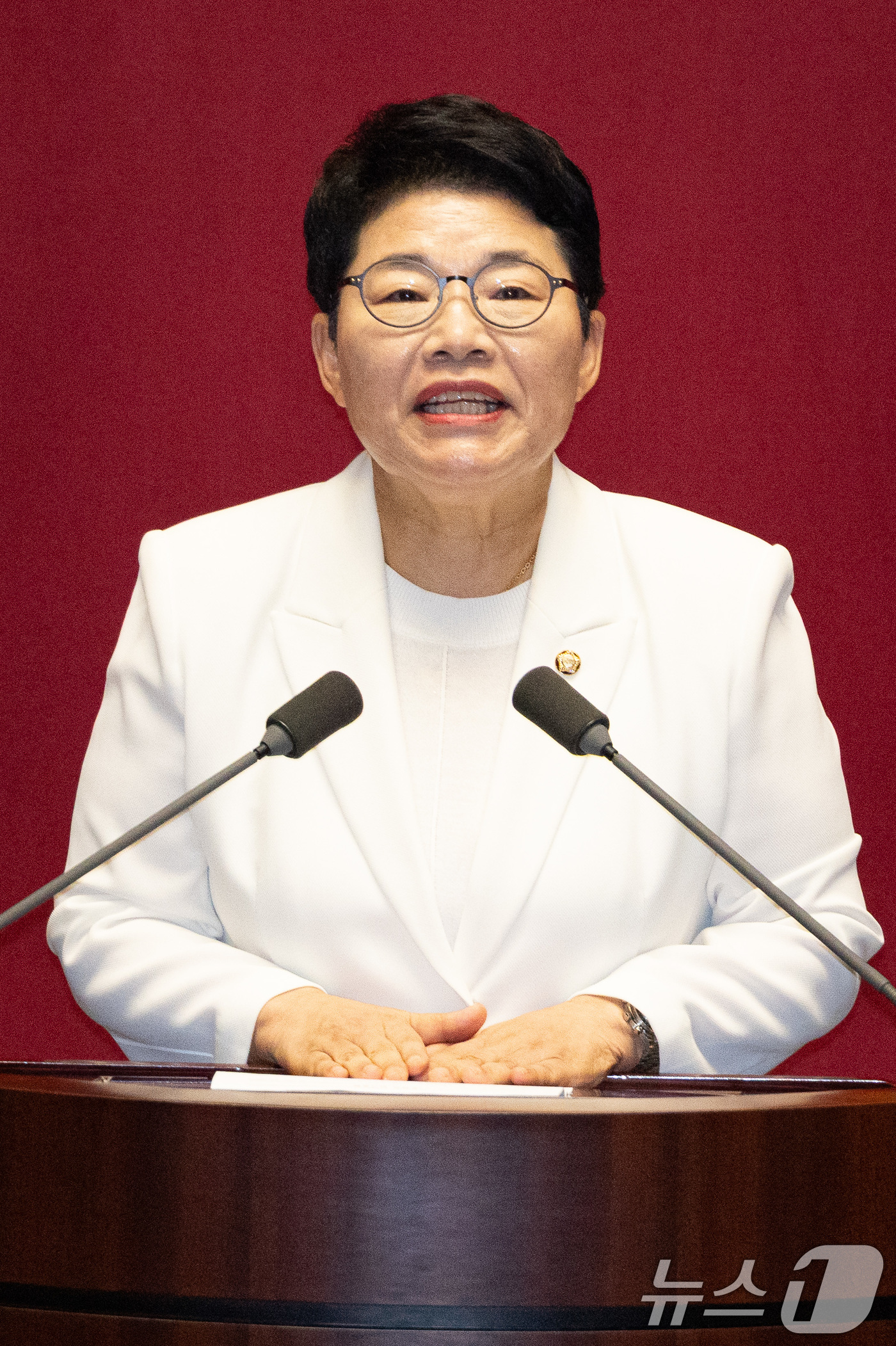 (서울=뉴스1) 유승관 기자 = 국회 첫 여성 기획재정위원장으로 선출된 임이자 국민의힘 의원이 10일 서울 여의도 국회에서 열린 제427회 국회(임시회) 제1차 본회의에서 당선 인 …