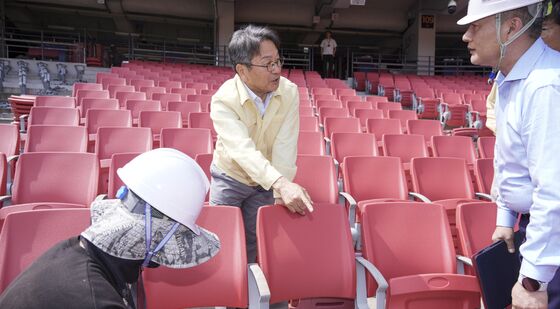 강기정 시장, 광주기아챔피언스필드 관람석 교체 현장 점검