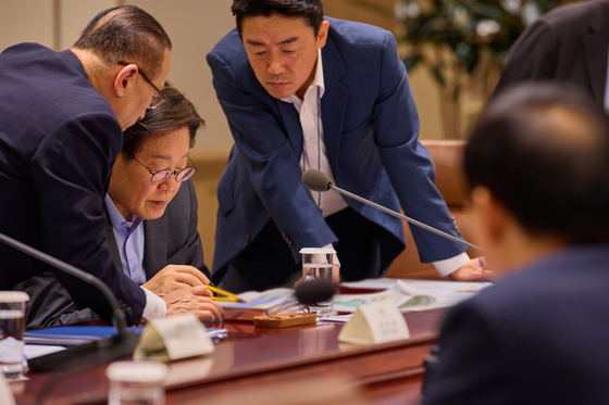 李대통령 "北 무인기 민간 운용 관련 군경 합동수사팀 구성 지시"