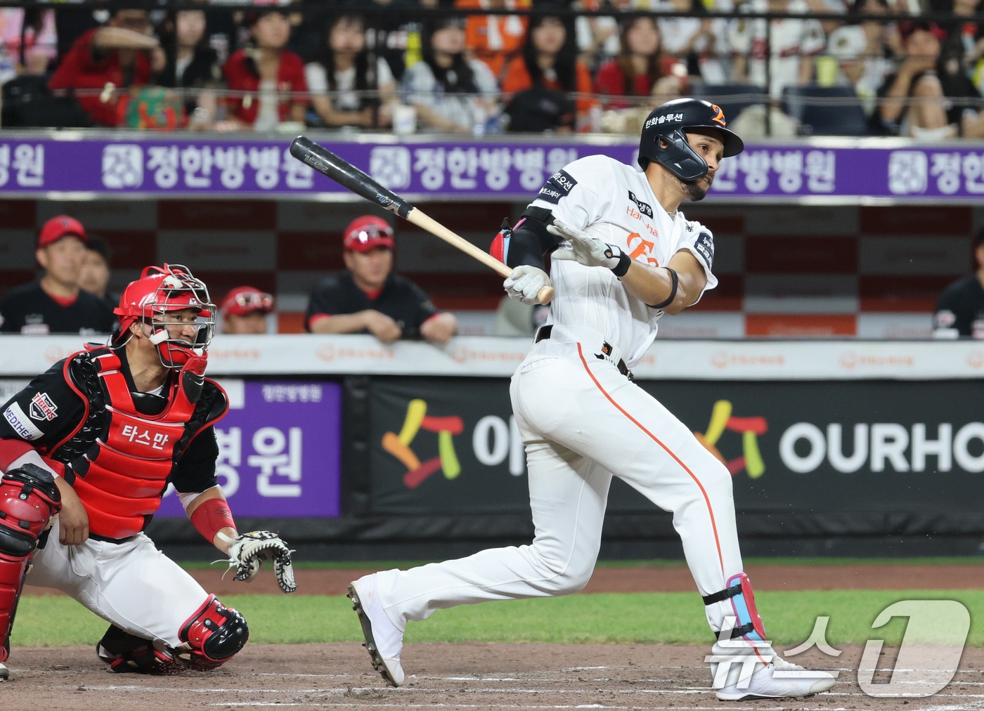(대전=뉴스1) 김기태 기자 = 10일 오후 대전 한화생명 볼파크에서 열린 프로야구 '2025 신한 SOL뱅크 KBO 리그' 기아 타이거즈와 한화 이글스 경기에서 8회말 1사 1, …