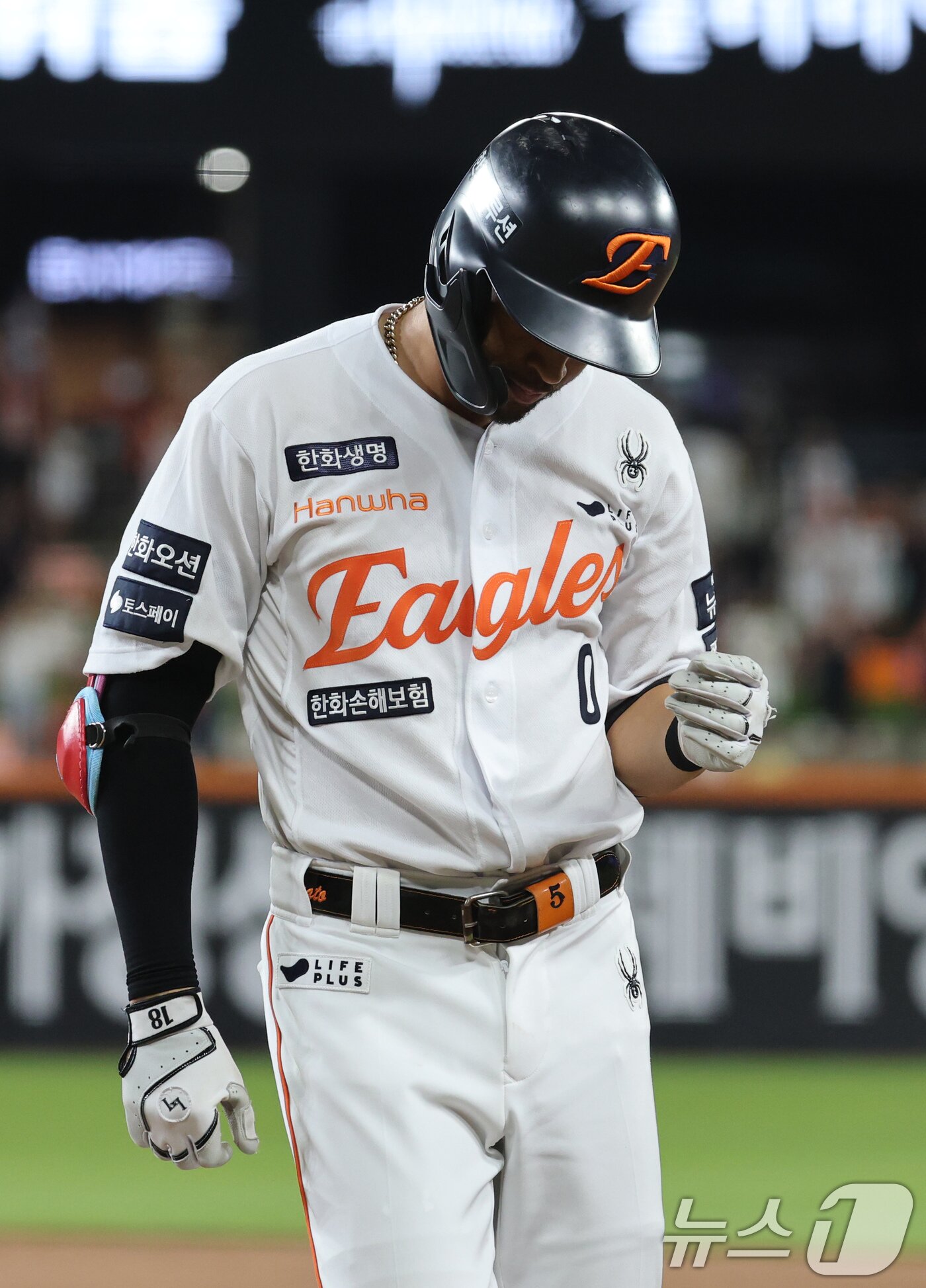 본문 이미지 - 10일 오후 대전 한화생명 볼파크에서 열린 프로야구 '2025 신한 SOL뱅크 KBO 리그' 기아 타이거즈와 한화 이글스 경기에서 8회말 1사 1, 3루 상황 한화 리베라토가 1타점 희생플라이를 치고 환호하고 있다. 2025.7.10/뉴스1 ⓒ News1 김기태 기자