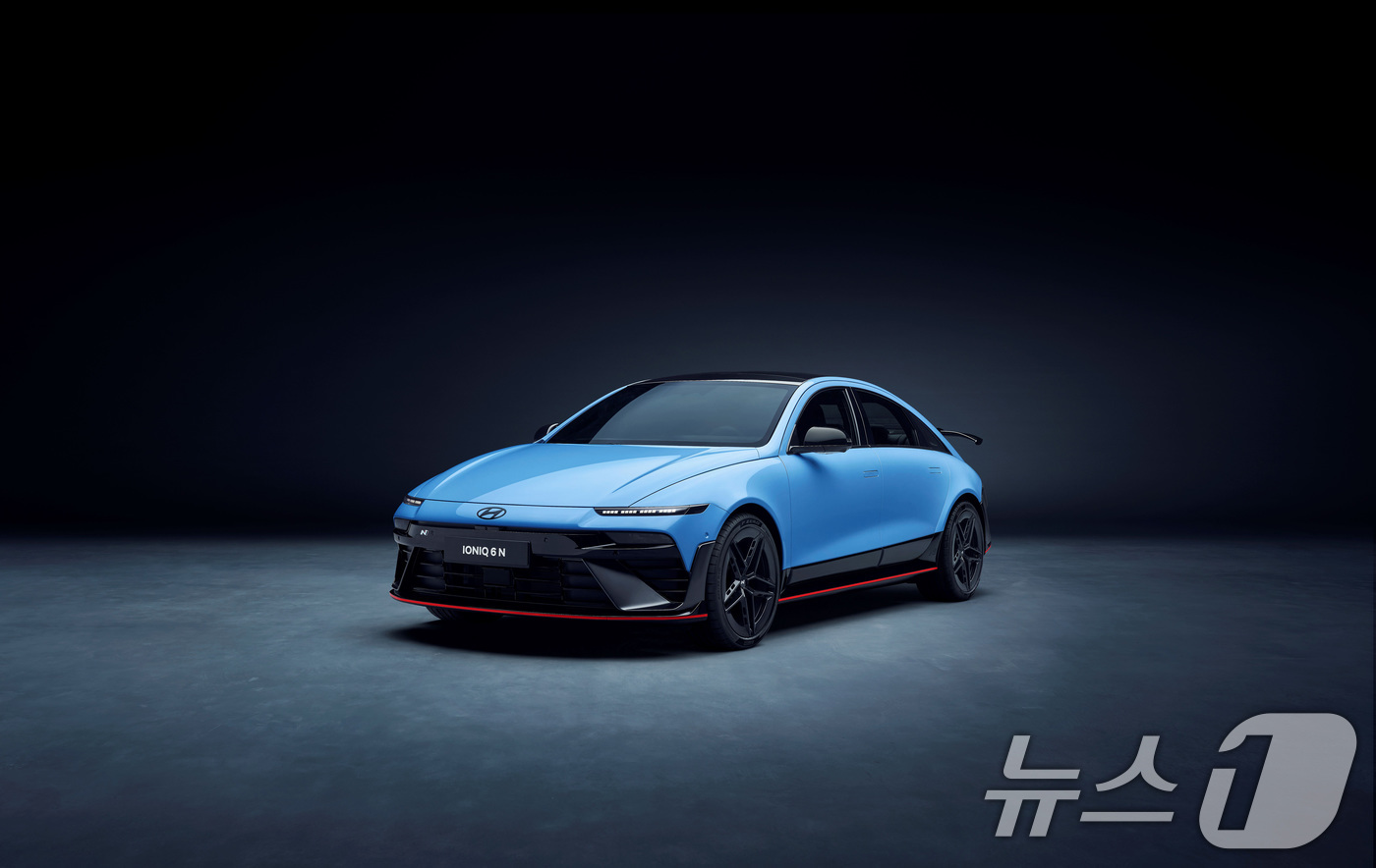 (서울=뉴스1) = 현대차 고성능 브랜드 N(이하 현대 N)은 10일 영국 최대 자동차 축제인 ‘2025 굿우드 페스티벌 오브 스피드’에서 아이오닉 6N을 세계 최초로 공개했다고 …