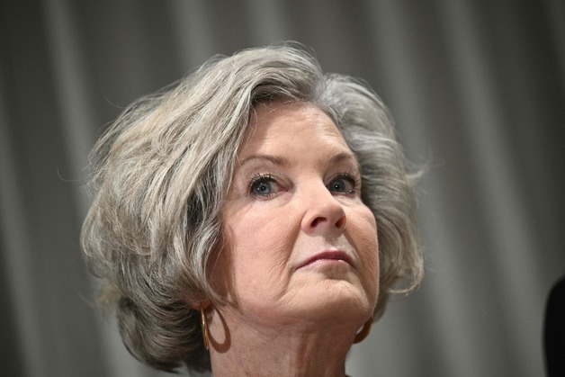 '은둔의 실세' 백악관 비서실장, X 계정 개설…중간선거 팔걷었다