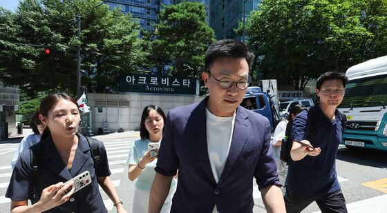 윤석열 주거지 압수수색 입회 마친 최지우 변호사