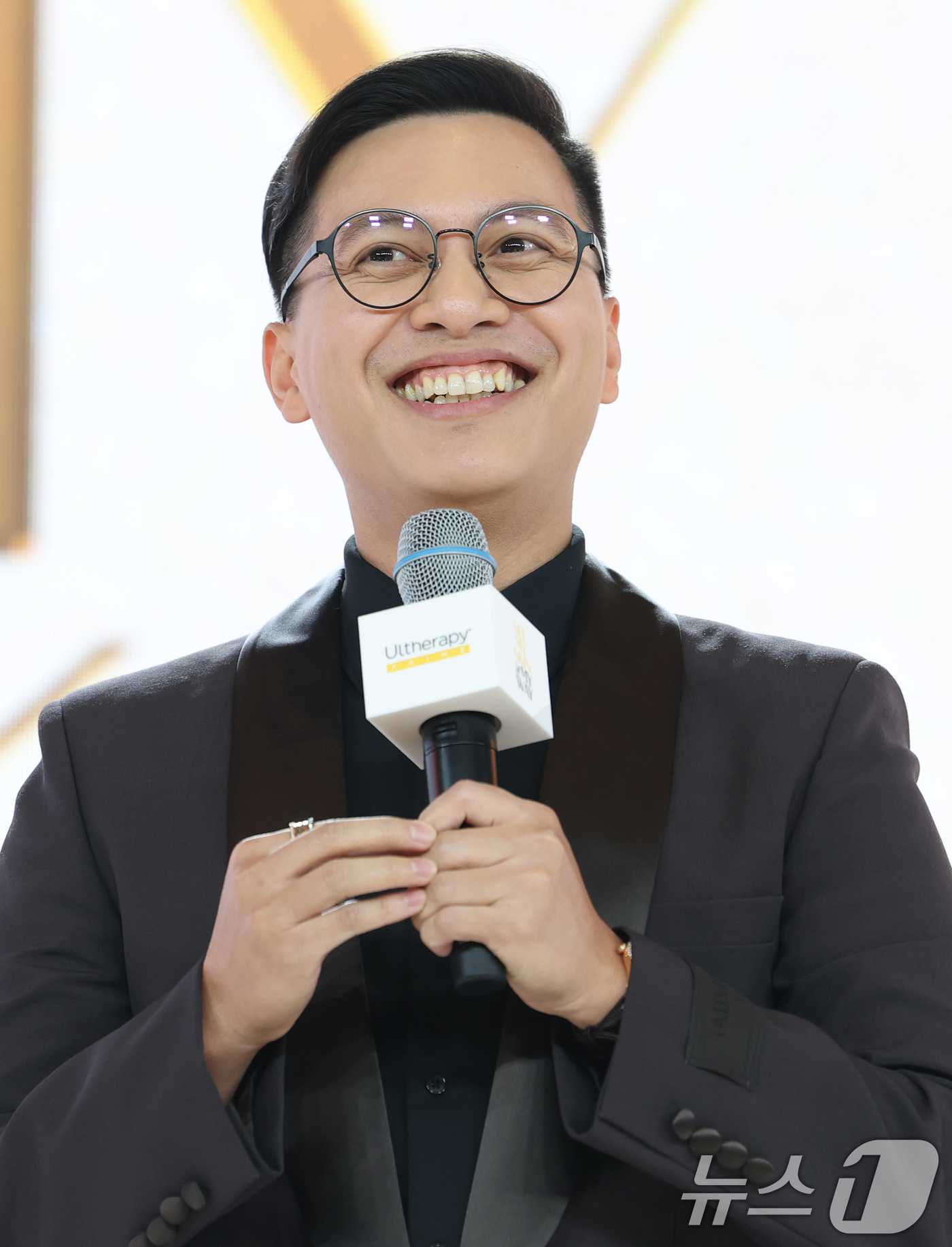 (서울=뉴스1) 권현진 기자 = 오웬 숭아(Owen Sunga) 과학·임상 서비스 수석 부사장이 11일 서울 중구 그랜드 하얏트 서울에서 열린 멀츠 에스테틱스의 울쎄라피 프라임™ …