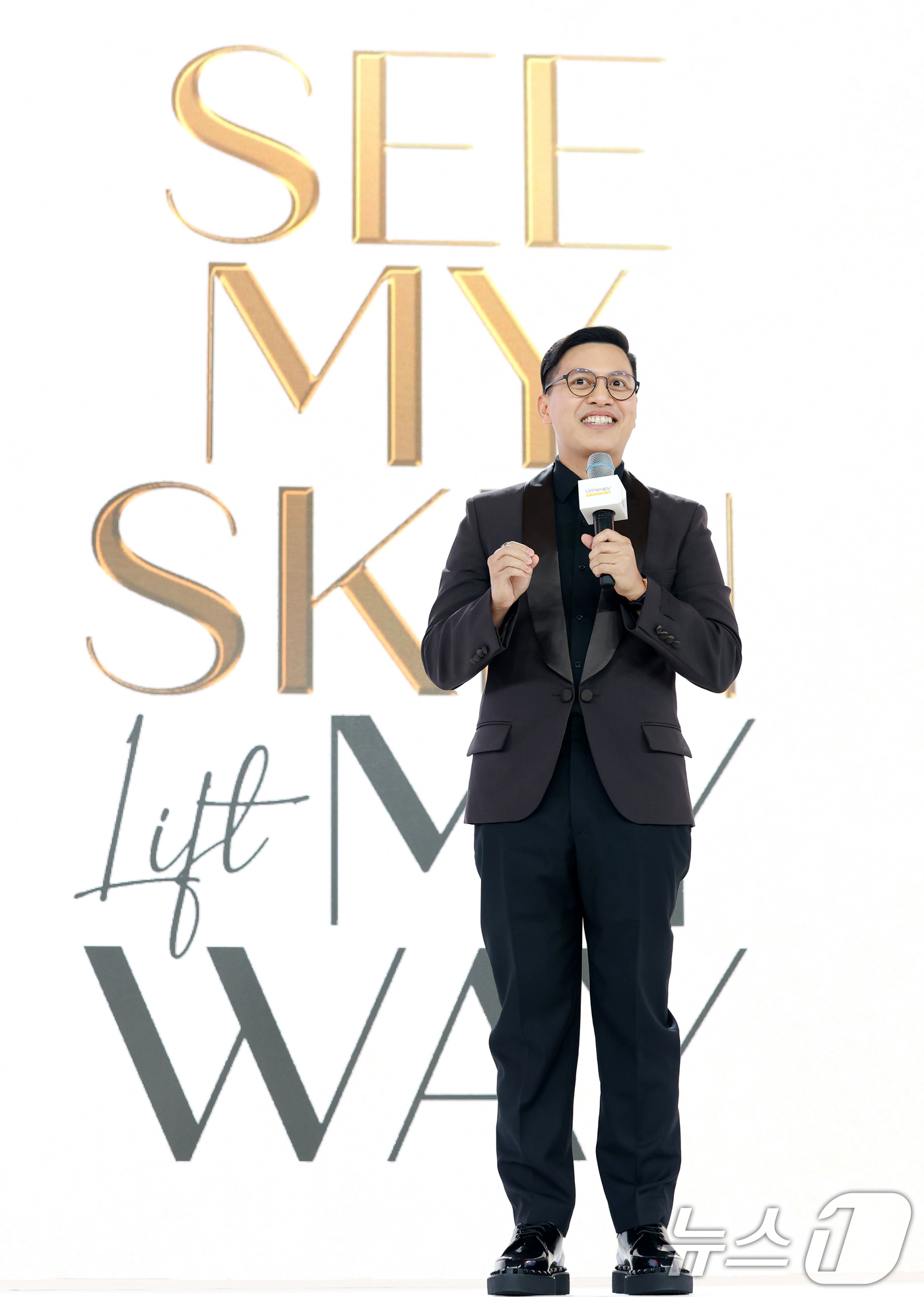 (서울=뉴스1) 권현진 기자 = 오웬 숭아(Owen Sunga) 과학·임상 서비스 수석 부사장이 11일 서울 중구 그랜드 하얏트 서울에서 열린 멀츠 에스테틱스의 울쎄라피 프라임™ …