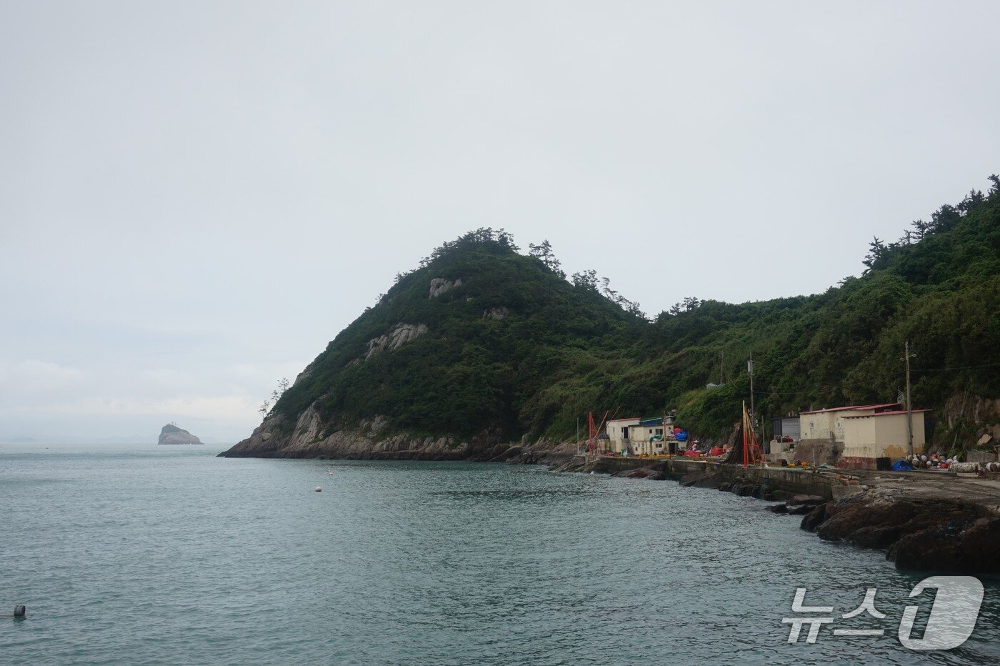 본문 이미지 - 죽항도 동쪽끝의  문필봉.  2025.7.11/뉴스1 ⓒ News1 조영석 기자