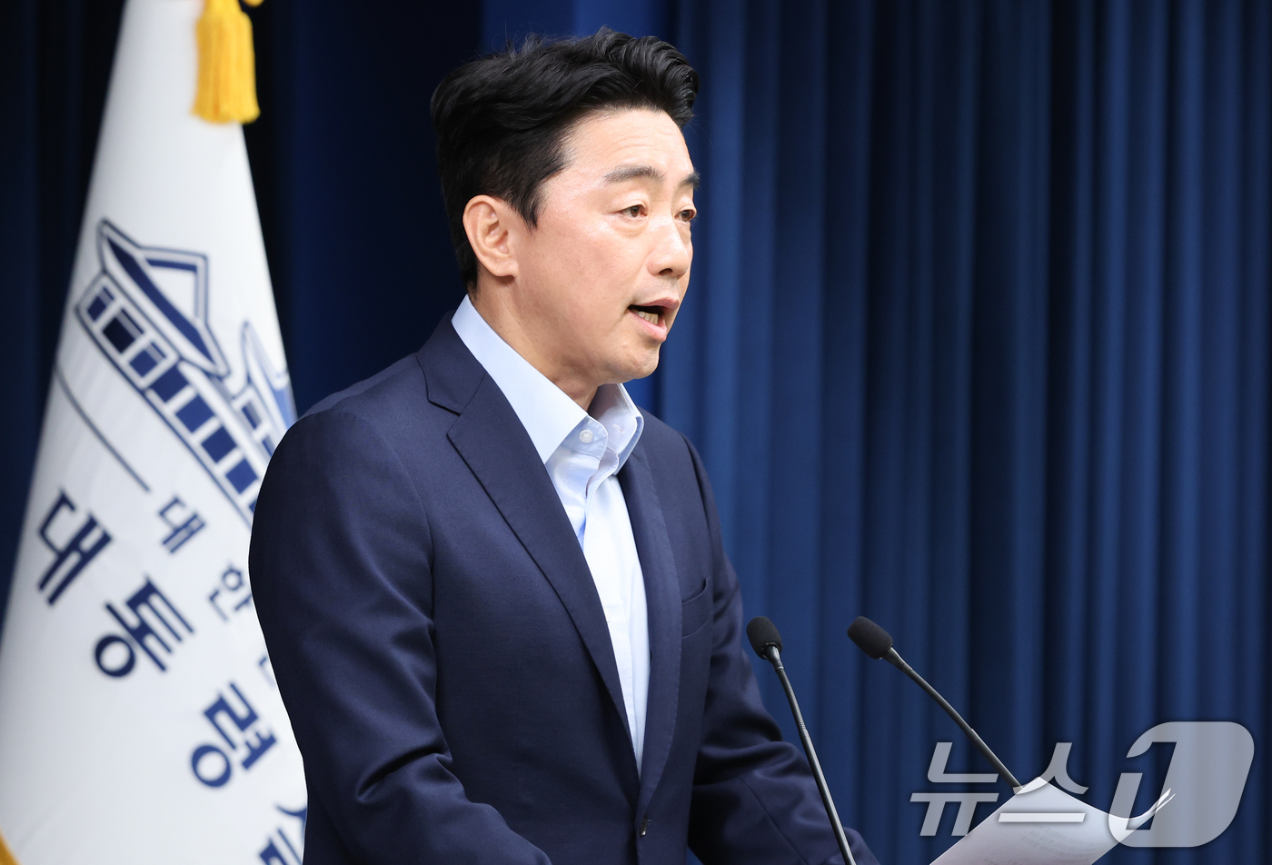 (서울=뉴스1) 허경 기자 = 강훈식 대통령 비서실장이 11일 서울 용산구 대통령실 청사에서 문화체육관광부·국토교통부 장관 후보자 인선 발표을 하고 있다. 2025.7.11/뉴스1 …