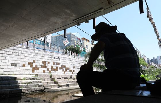 최고 36도 '살인 더위' 계속…일부 지역 소나기[오늘날씨]