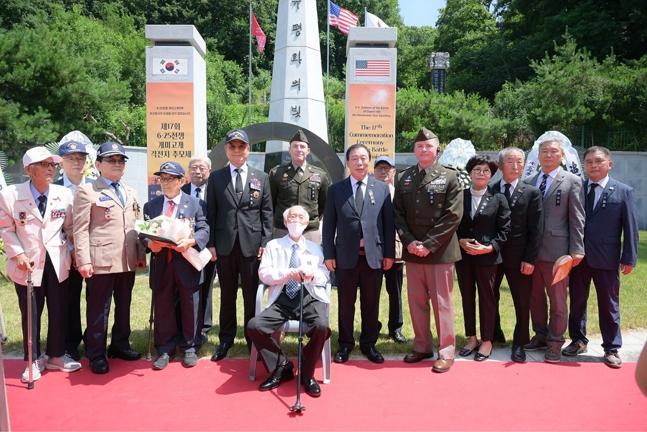 본문 이미지 - 세종 개미고개 추모제 기념사진 촬영. (세종시 제공. 재판매 및 DB금지)