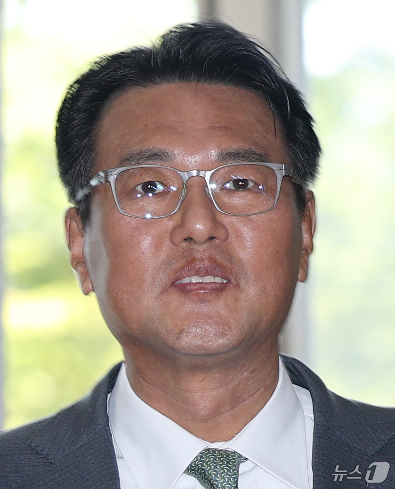 (서울=뉴스1) 오대일 기자 = 직권남용 권리행사 방해 혐의를 받는 김태효 국가안보실 1차장이 11일 오후 서울 서초구 순직해병 특검 사무실에서 피의자 신분으로 조사를 받기 위해 …