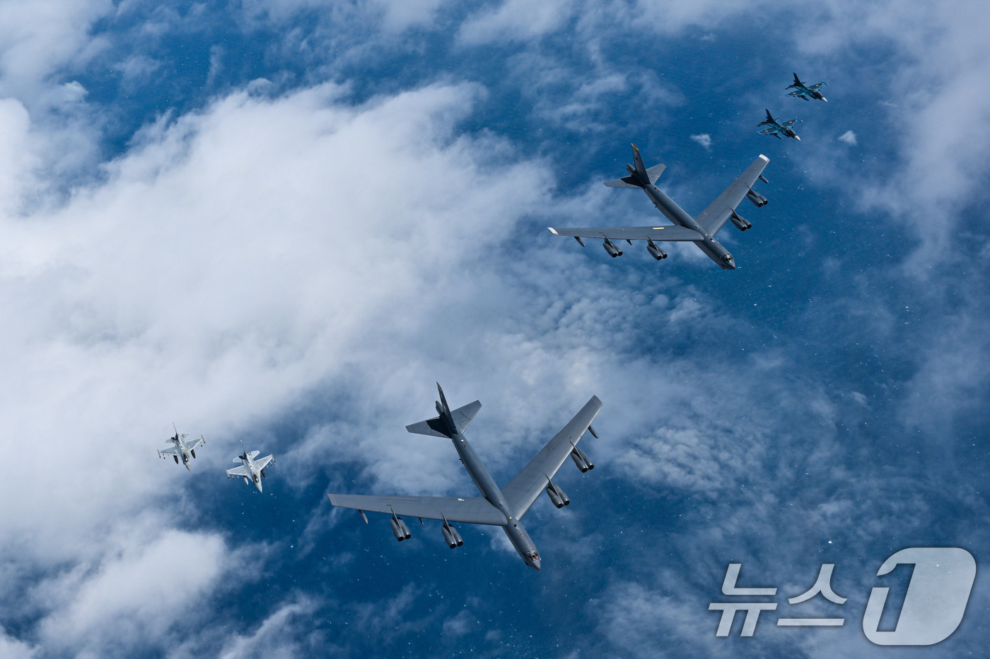(서울=뉴스1) = 국방부는 11일 제주도 남방 공해상에서 한·미·일 3국이 연합 공중훈련을 실시했다고 밝혔다. (국방부 제공. 재판매 및 DB 금지) 2025.7.11/뉴스1