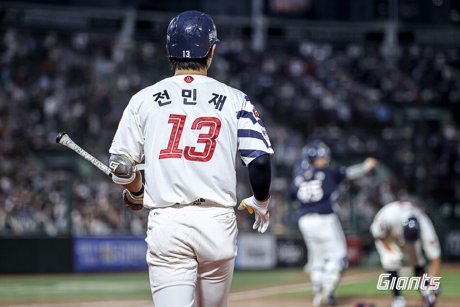 본문 이미지 - 롯데 자이언츠 이적은 전민재의 야구 인생을 바꿔놓았다. (롯데 자이언츠 제공)