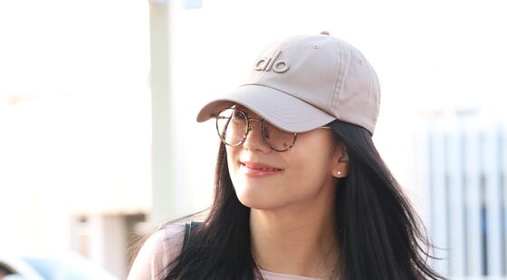 지수, 꽃 향기 나는 미소