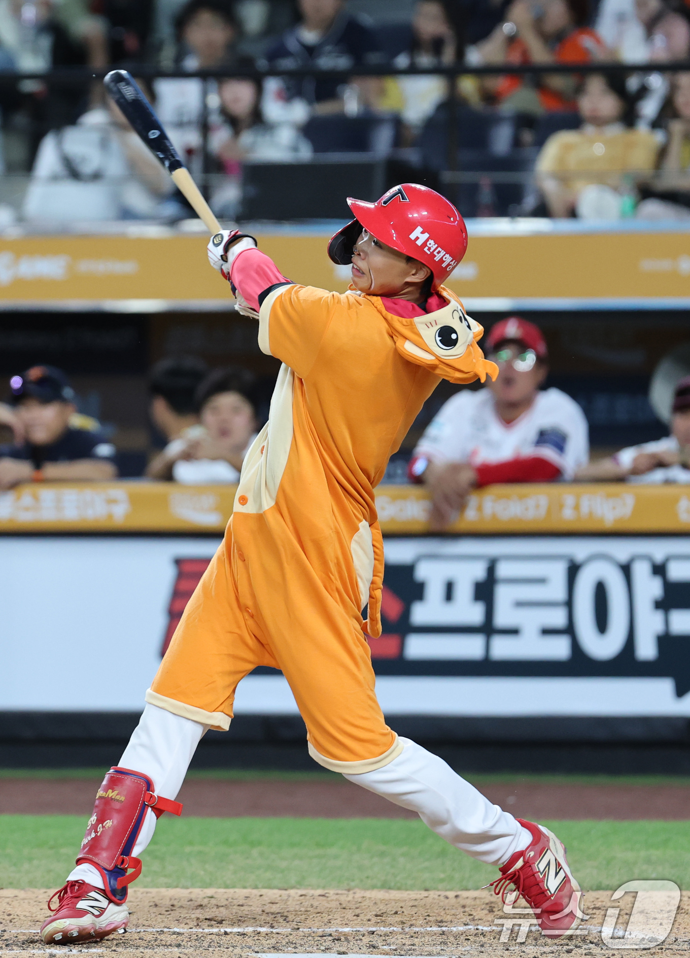 (대전=뉴스1) 김기태 기자 = 11일 대전 한화생명볼파크에서 열린 KBO 퓨처스 올스타전에서 남부올스타 박재현이 퍼포먼스를 선보이고 있다. 2025.7.11/뉴스1