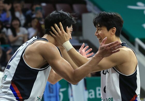[뉴스1 PICK] '출발이 좋다' 남자 농구대표팀, 일본에 91-77 완승