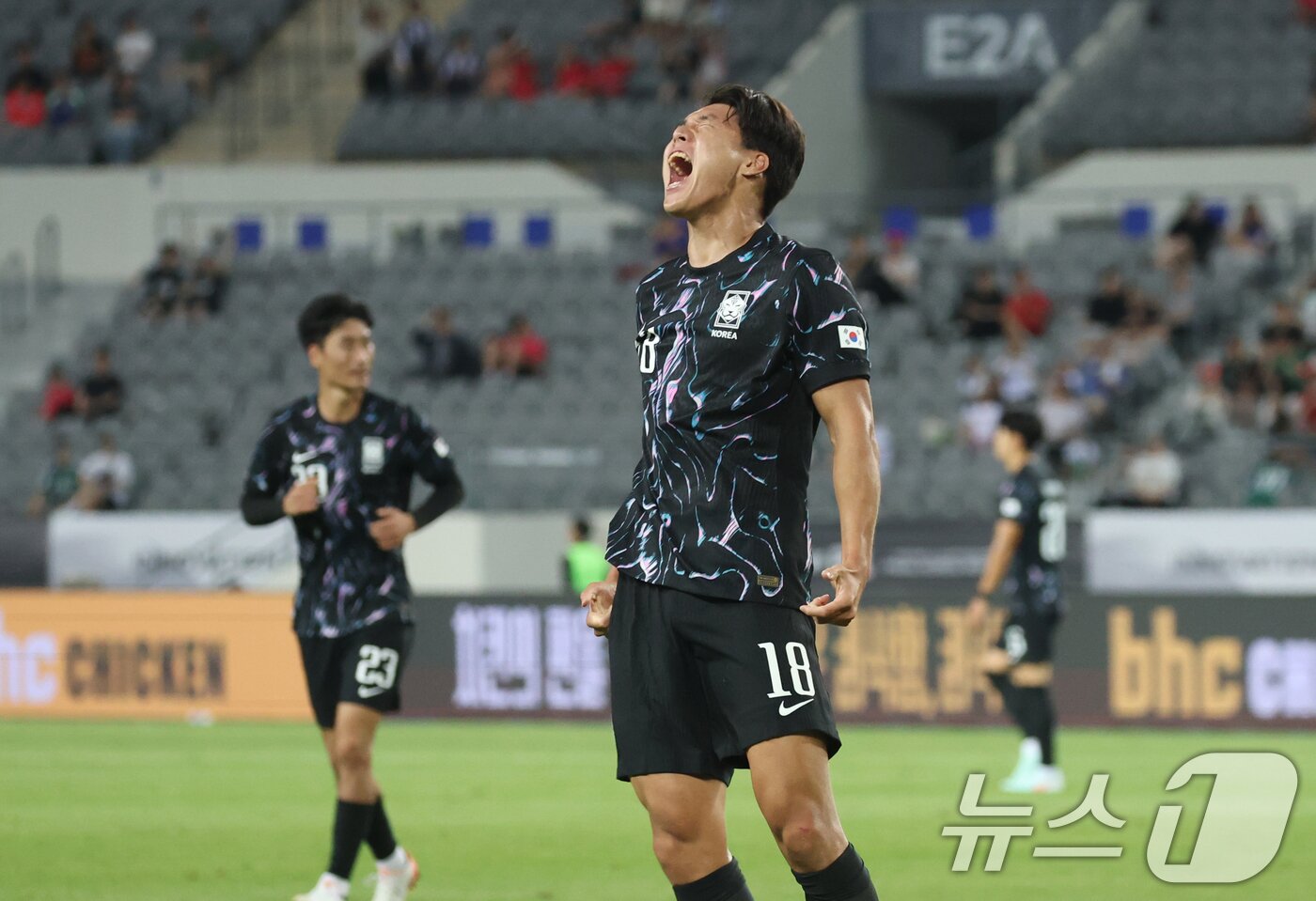 본문 이미지 - 이호재가 11일 오후 경기 용인시 처인구 용인미르스타디움에서 열린 2025 동아시아축구연맹&#40;EAFF&#41; E-1 챔피언십 남자부 대한민국과 홍콩의 경기에서 득점한 뒤 기뻐하고 있다. 2025.7.11/뉴스1 ⓒ News1 김영운 기자