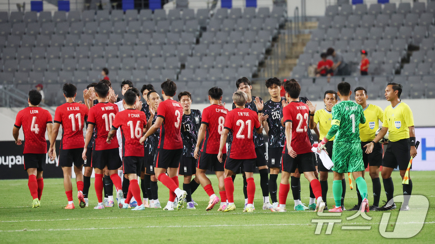 (용인=뉴스1) 김영운 기자 = 대한민국 축구 국가대표팀 선수들이 11일 오후 경기 용인시 처인구 용인미르스타디움에서 열린 2025 동아시아축구연맹(EAFF) E-1 챔피언십 남자 …