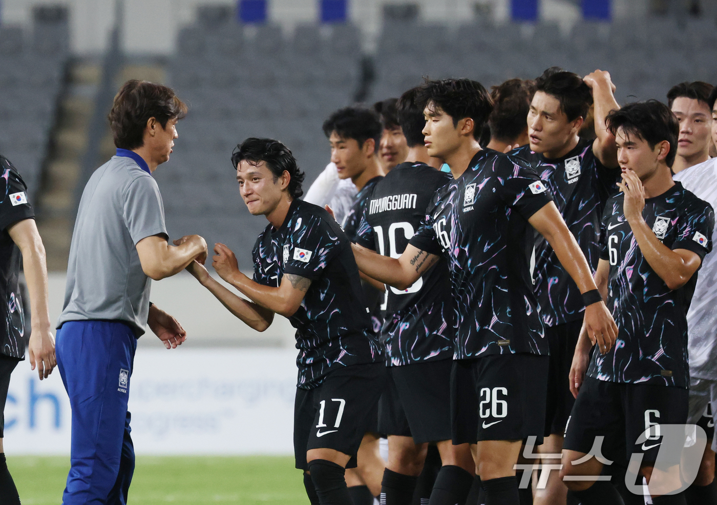 (용인=뉴스1) 김영운 기자 = 홍명보 대한민국 축구 국가대표팀 감독이 11일 오후 경기 용인시 처인구 용인미르스타디움에서 열린 2025 동아시아축구연맹(EAFF) E-1 챔피언십 …