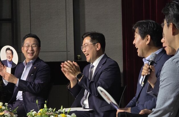 박찬대·정청래 "당정대 원팀 이끌 당 대표는 나"…천안서 당심 잡기