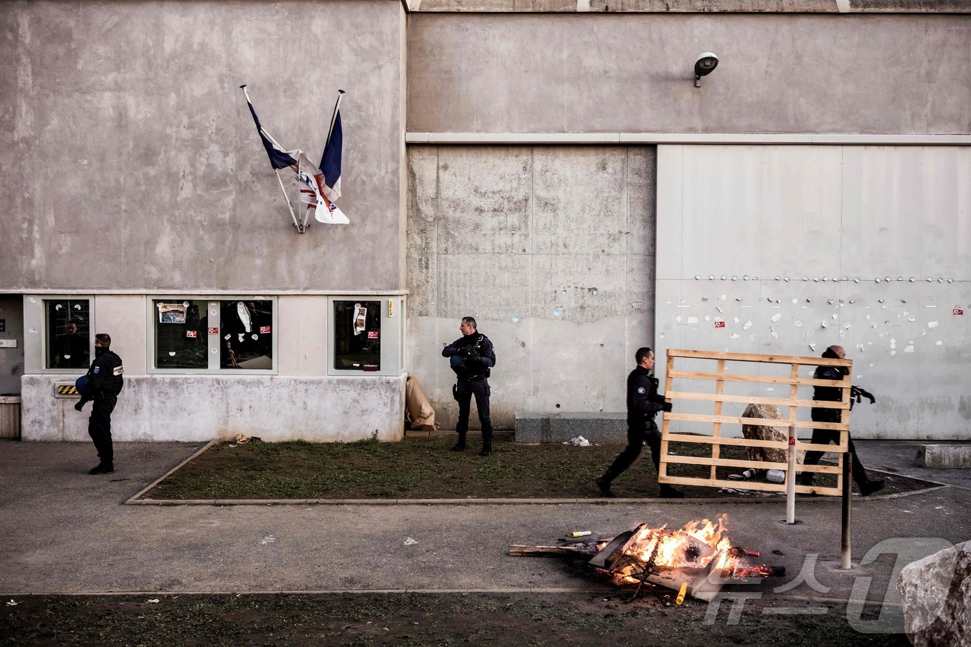 (코르바스 AFP=뉴스1) 김경민 기자 = 프랑스 리옹 인근 코르바스 교도소 앞. 2018.1.25ⓒ AFP=뉴스1