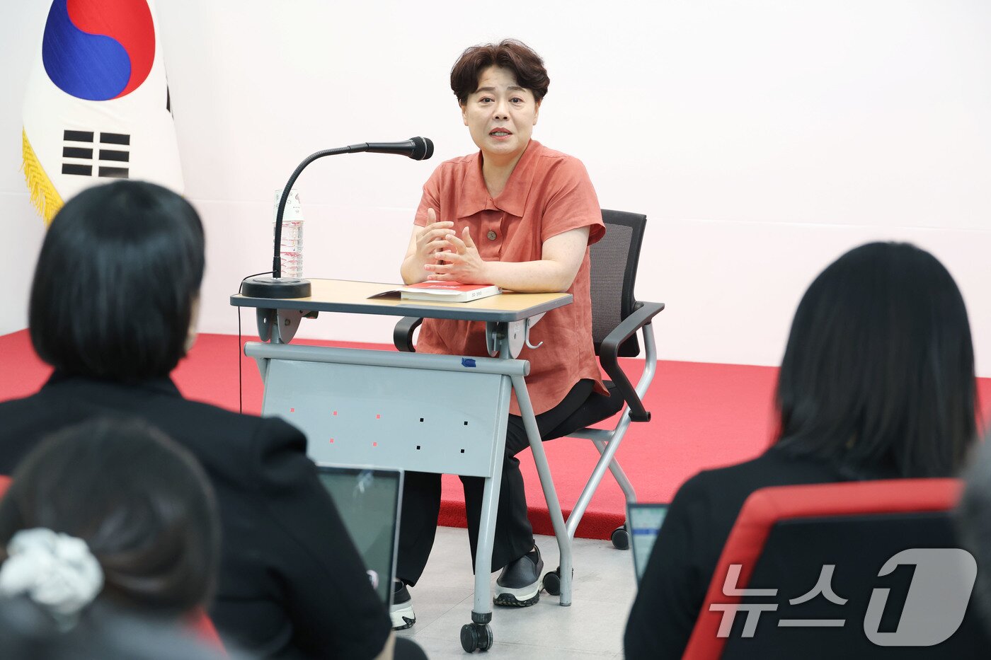 본문 이미지 - 윤희숙 국민의힘 혁신위원장이 13일 오후 서울 여의도 당사에서 기자간담회를 하고 있다. 2025.7.13/뉴스1 ⓒ News1 이광호 기자