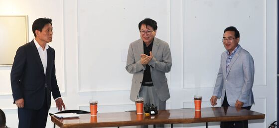 기자간담회 참석하는 이한주 국정기획위원장