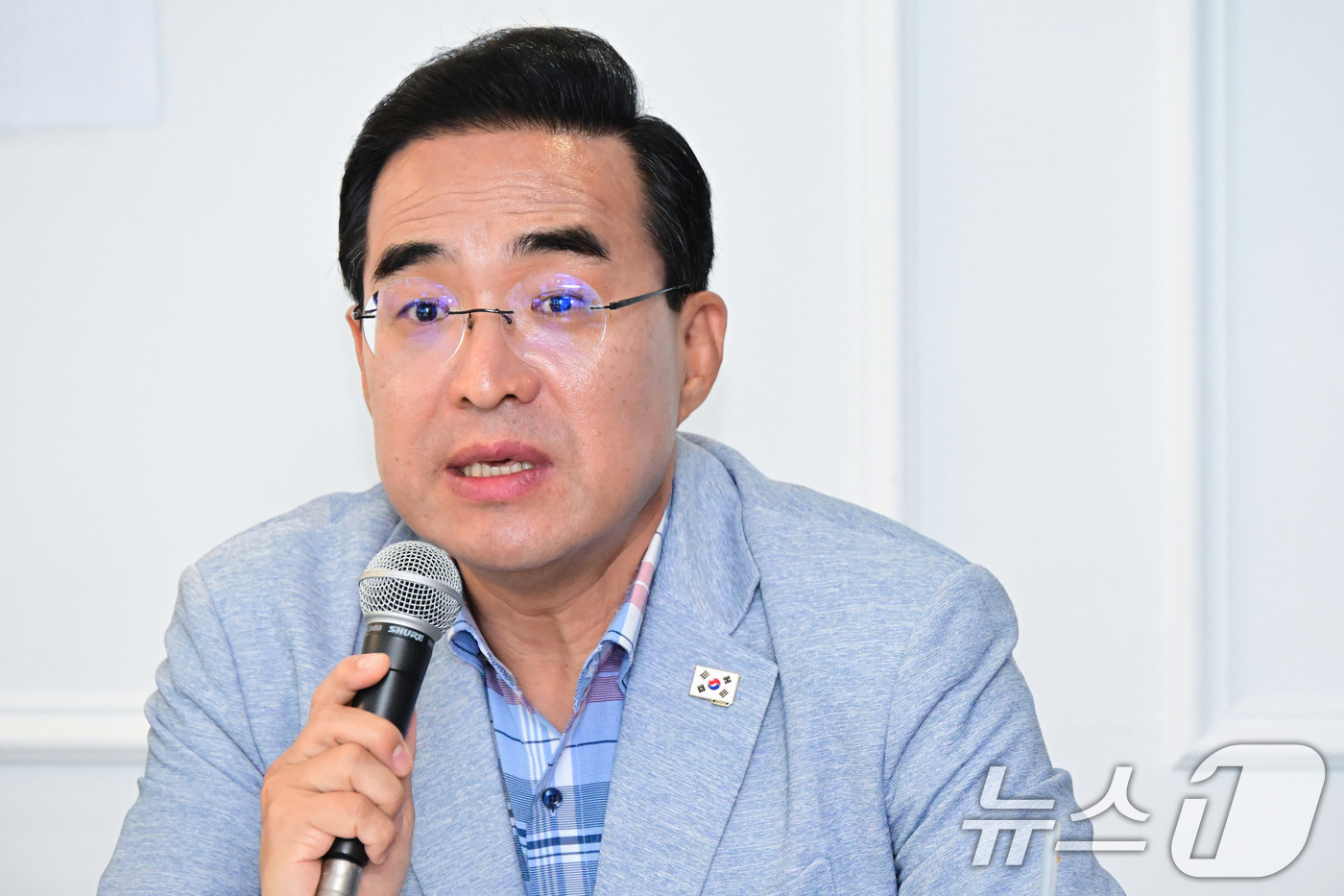 (서울=뉴스1) 김성진 기자 = 박홍근 국정기획위원회 기획분과장이 13일 서울 종로구 정부서울청사 창성동 별관 인근 카페에서 열린 기자간담회에서 발언을 하고 있다. (공동취재) 2 …