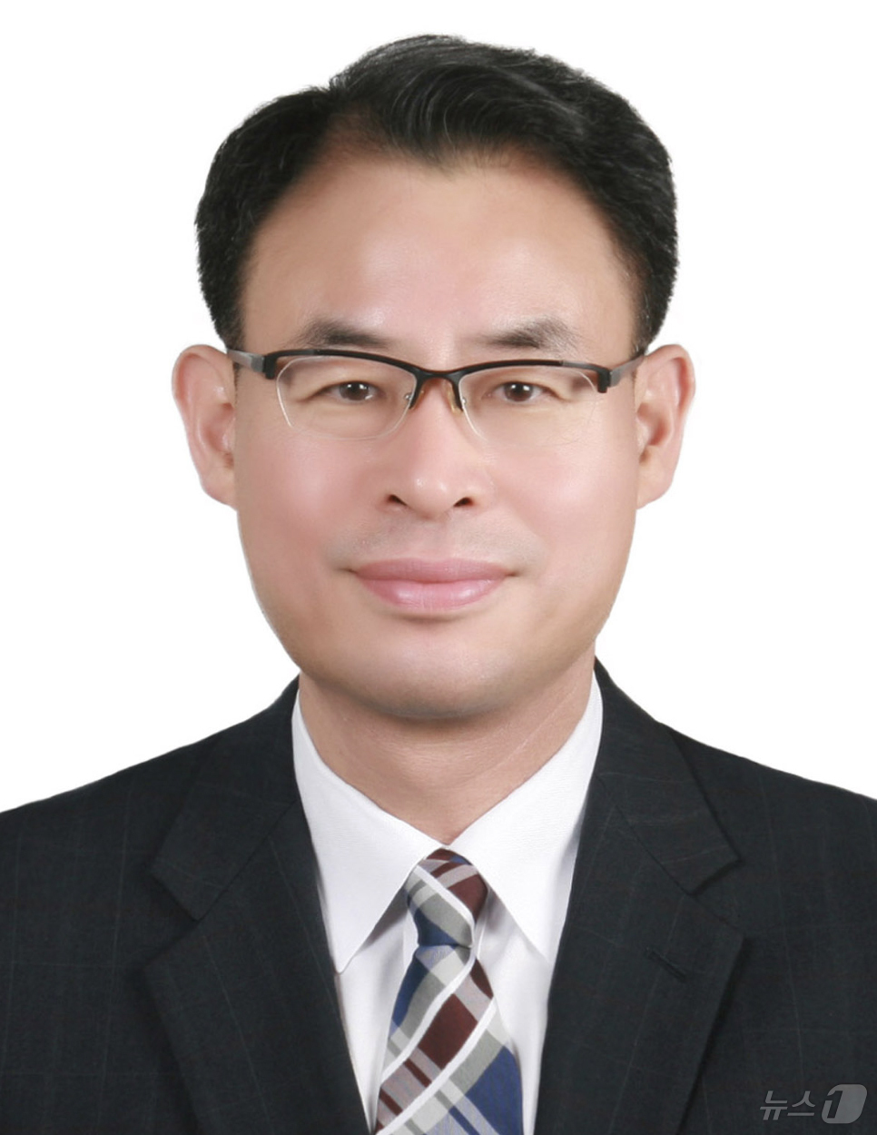 (서울=뉴스1) 이재명 기자 = 이재명 대통령이 13일 국토교통부 제2차관에 강희업 대도시권광역교통위원장을 임명했다. (대통령실 제공. 재판매 및 DB 금지) 2025.7.13/뉴 …