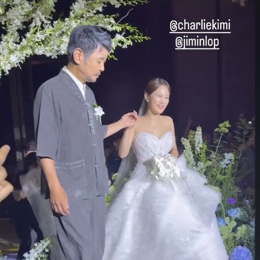 '김준호♥' 김지민, 김대희 손 잡고 버진로드 걸어…김승혜 "눈물나" [N샷]