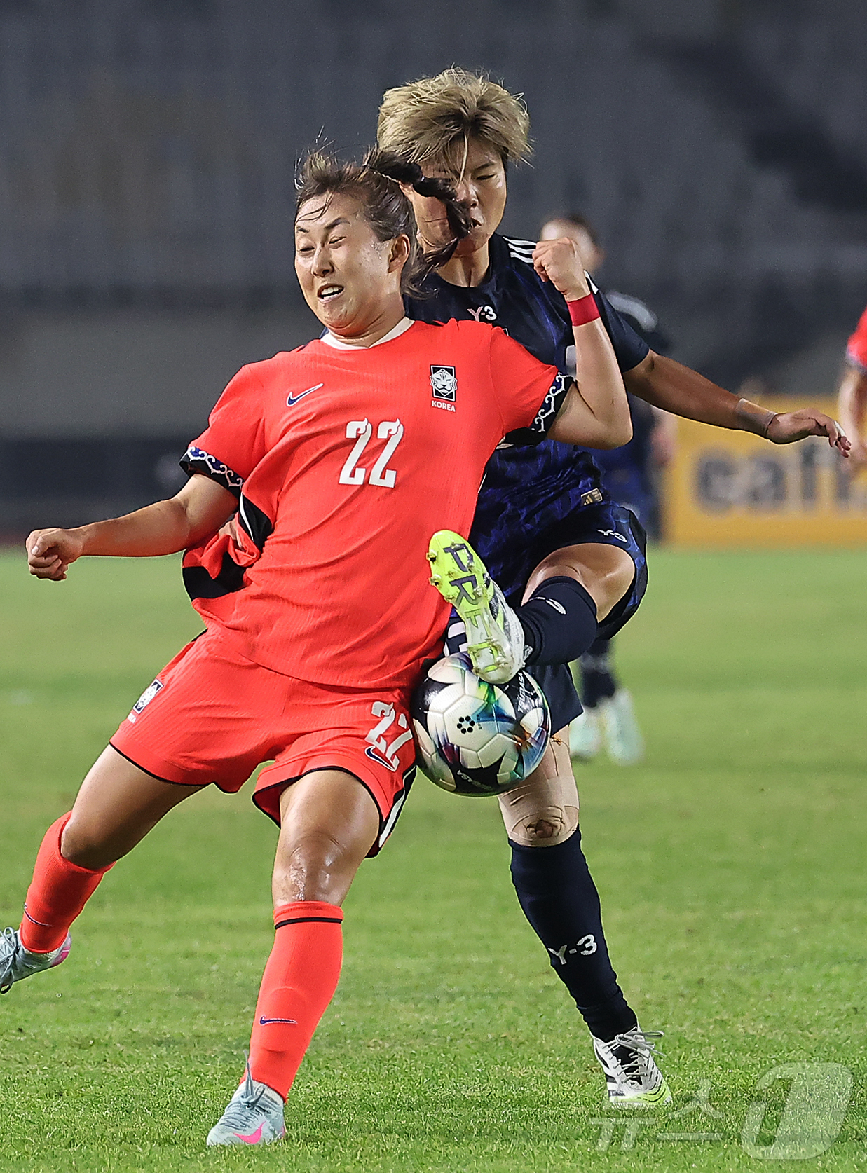 (화성=뉴스1) 김진환 기자 = 13일 오후 경기 화성시 향남읍 화성종합경기타운에서 열린 2025 동아시아축구연맹(EAFF) E-1 챔피언십 여자부 대한민국과 일본의 경기, 대한민 …