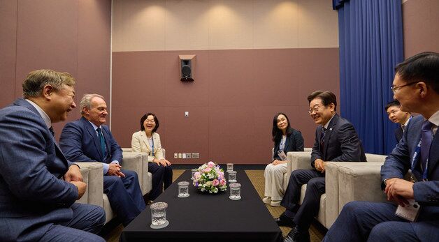 사전환담 갖는 이재명 대통령