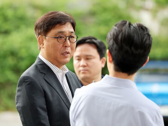최휘영 "네이버·놀유니버스 등 주식 매각…아들 딸 증여세 적법 납부"