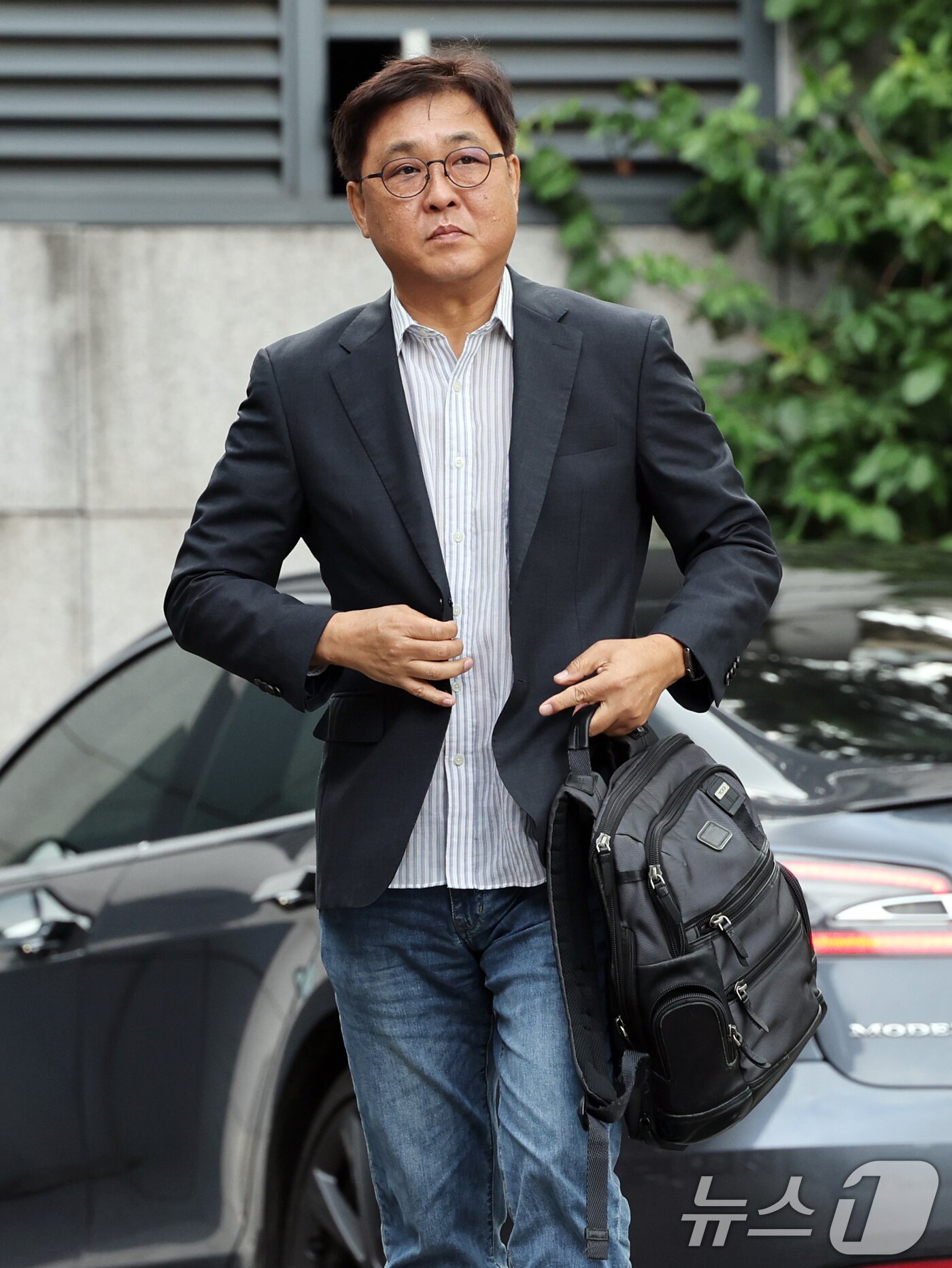 본문 이미지 - 최휘영 문화체육관광부 장관 후보자가 14일 오전 서울 종로구 국립현대미술관에 마련된 인사청문회 사무실로 출근하고 있다. 2025.7.14/뉴스1 ⓒ News1 황기선 기자